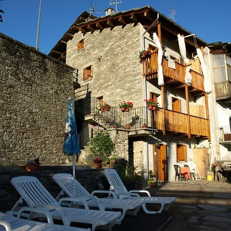 B.&.b 44 Bed & Breakfast Ostana