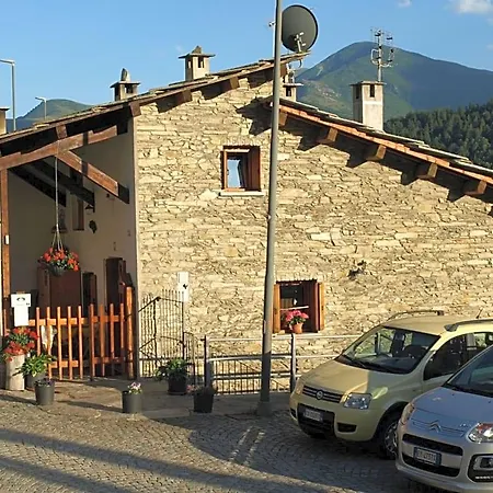 B.&.b 44 Bed & Breakfast Ostana
